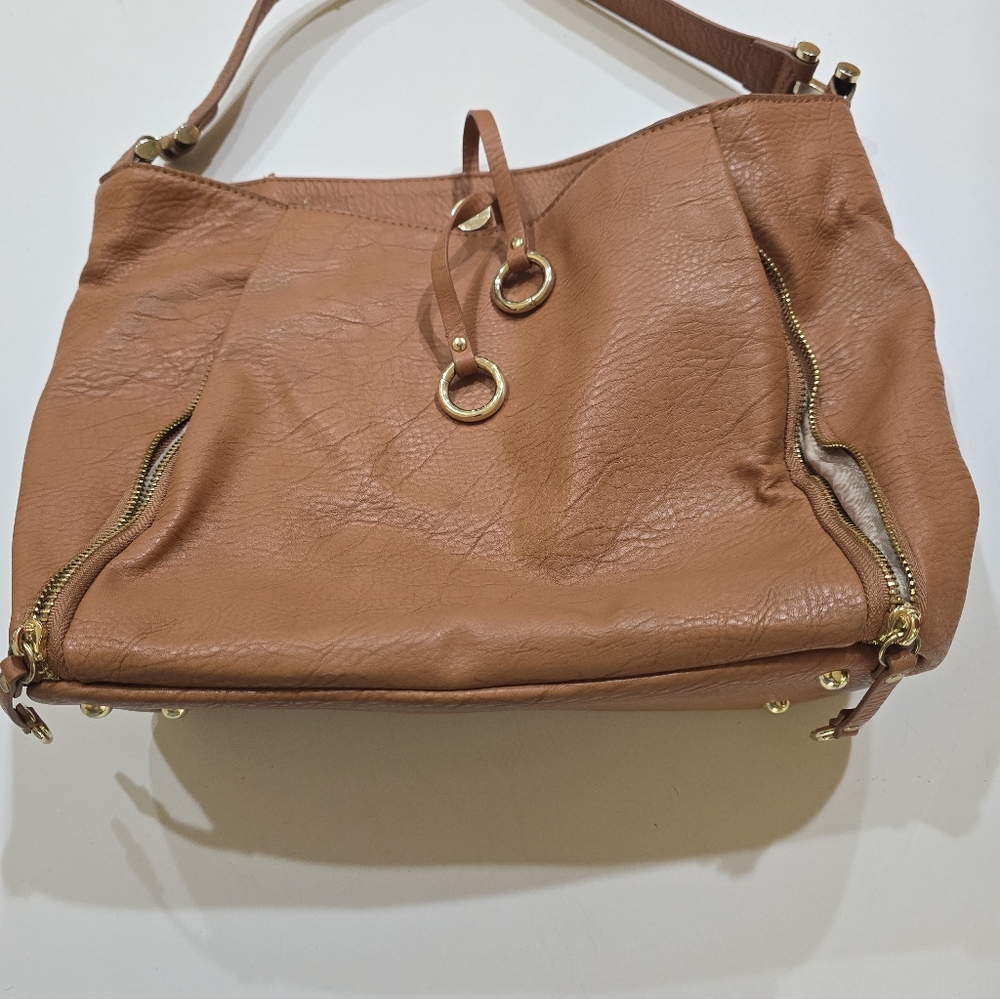 Chic Brown Leather Shoulder Bag with Gold Accents